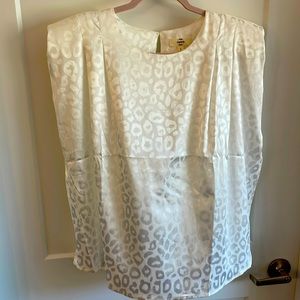 Entro L Shiny White Cheetah Print Muscle Shirt With Shoulder Pads